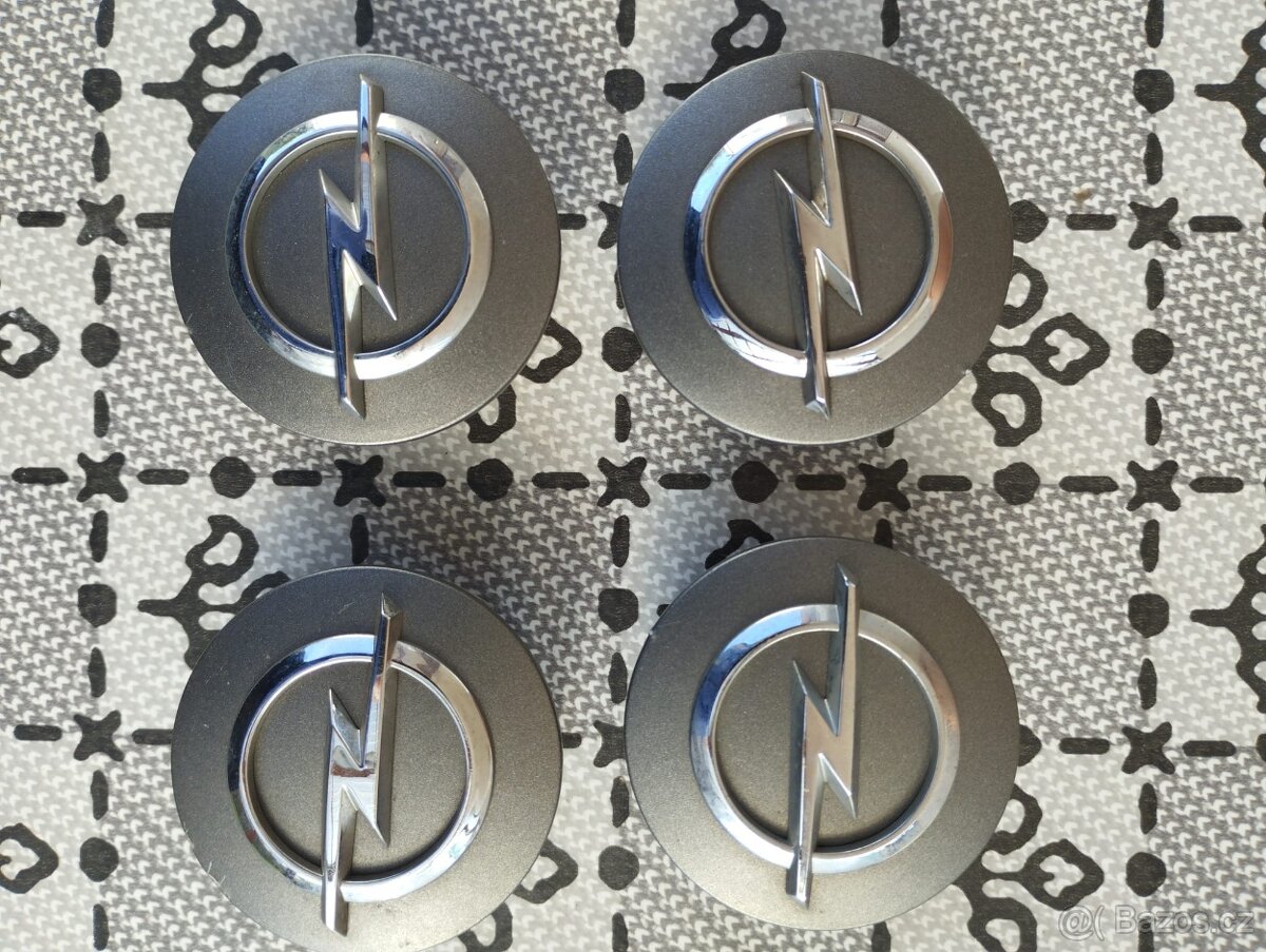 Krytka středu kola se znakem Opel