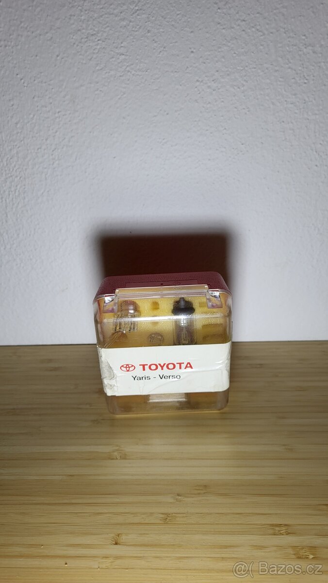 Toyota Yaris Verso - náhradní žárovky
