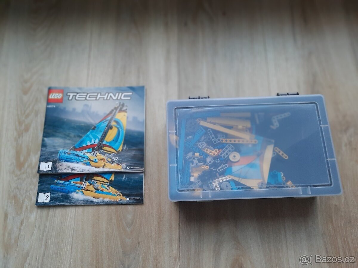 LEGO Technic - Závodní jachta (42074)