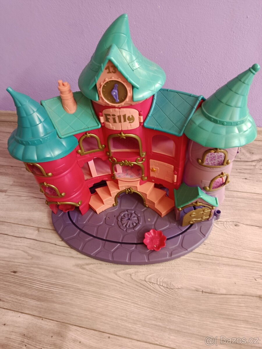 Prodám hrad pro Filly koníky