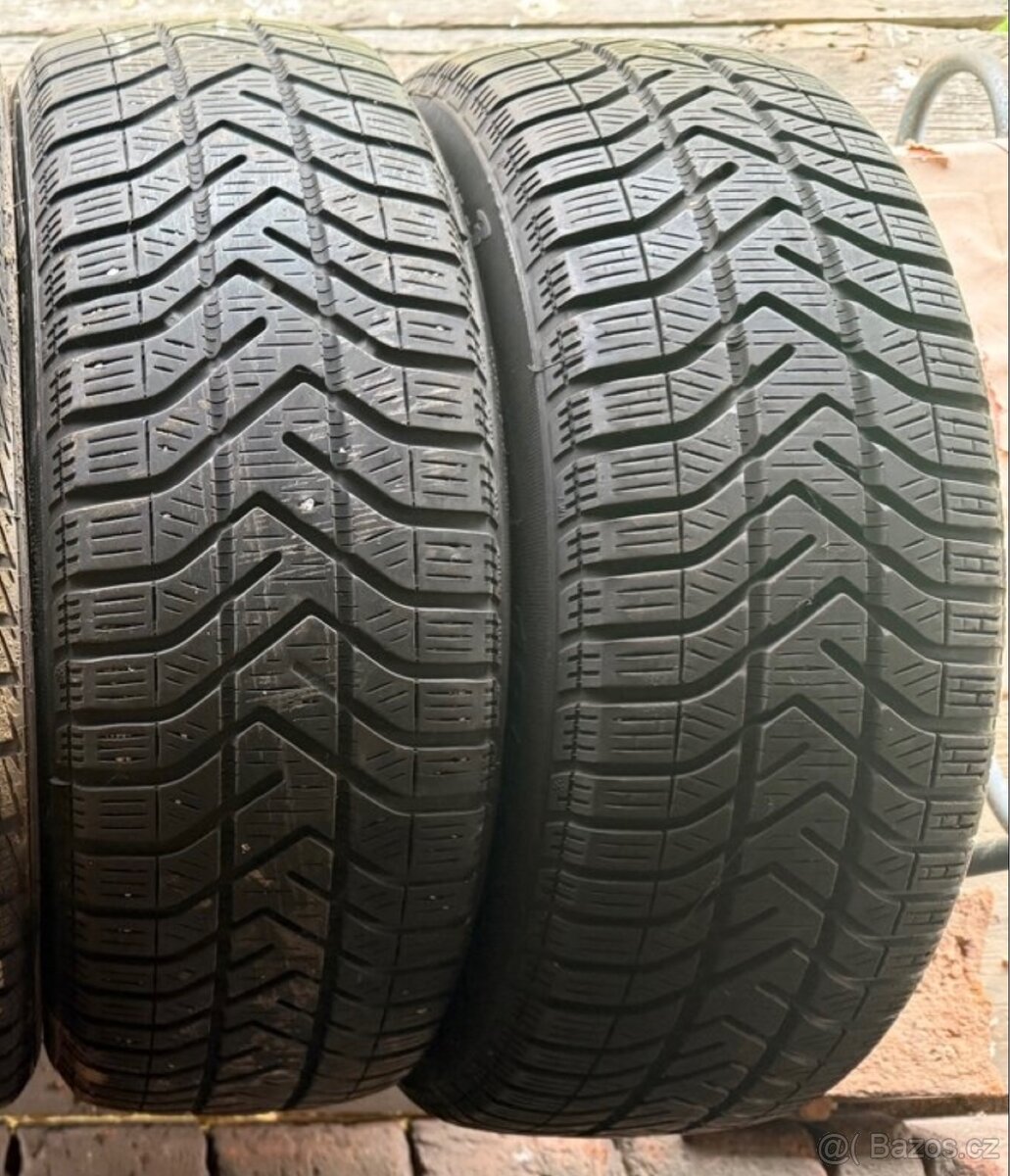 185/60 R15 Pirelli Snowcontrol 2 kusy