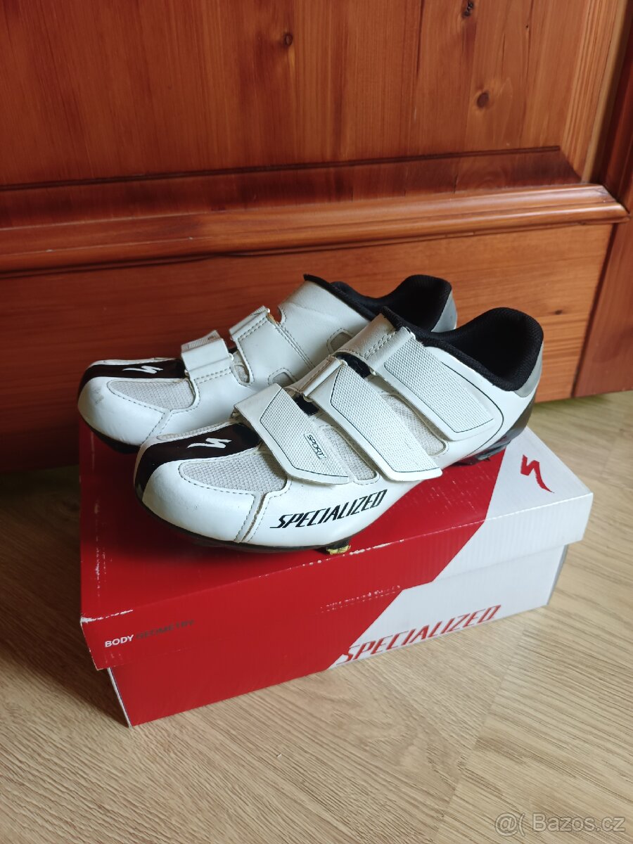 Tretry Specialized sport rd
