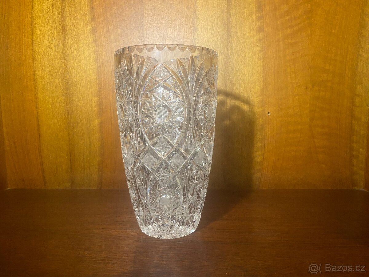 Střední broušená váza Bohemia Crystal I