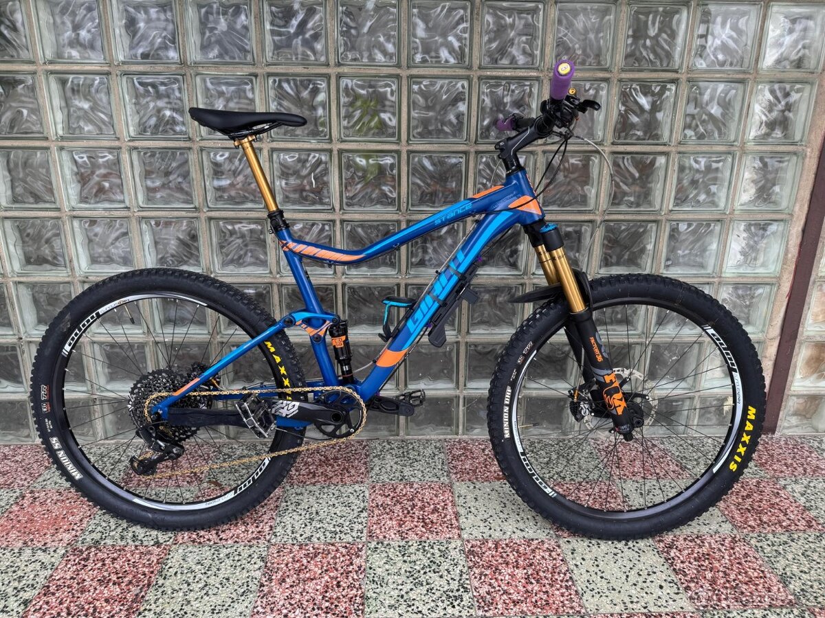 Prodám trailové kolo giant - custom build