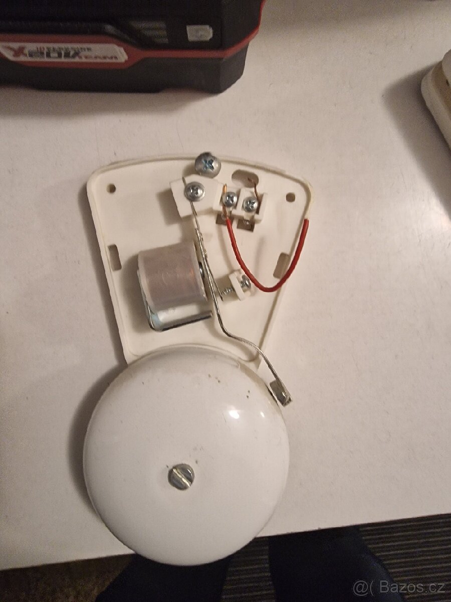 Elektromagneticke zvonky vice kusů