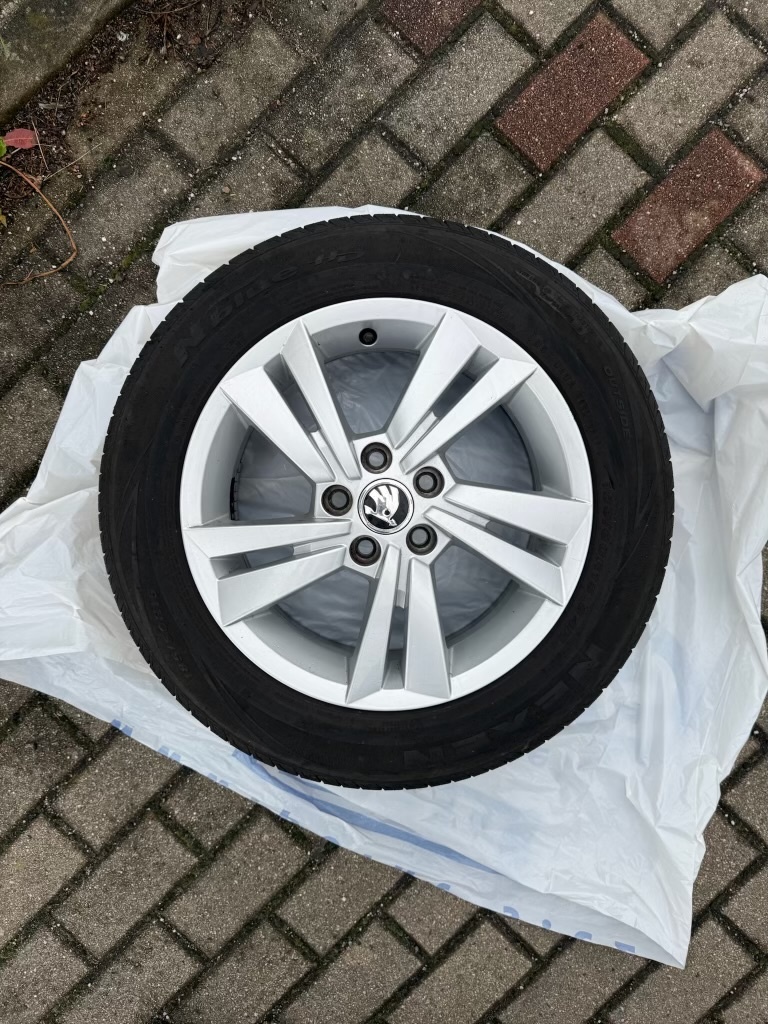 Alu kola Škoda Cygnus 15" včetně letních pneu NEXEN