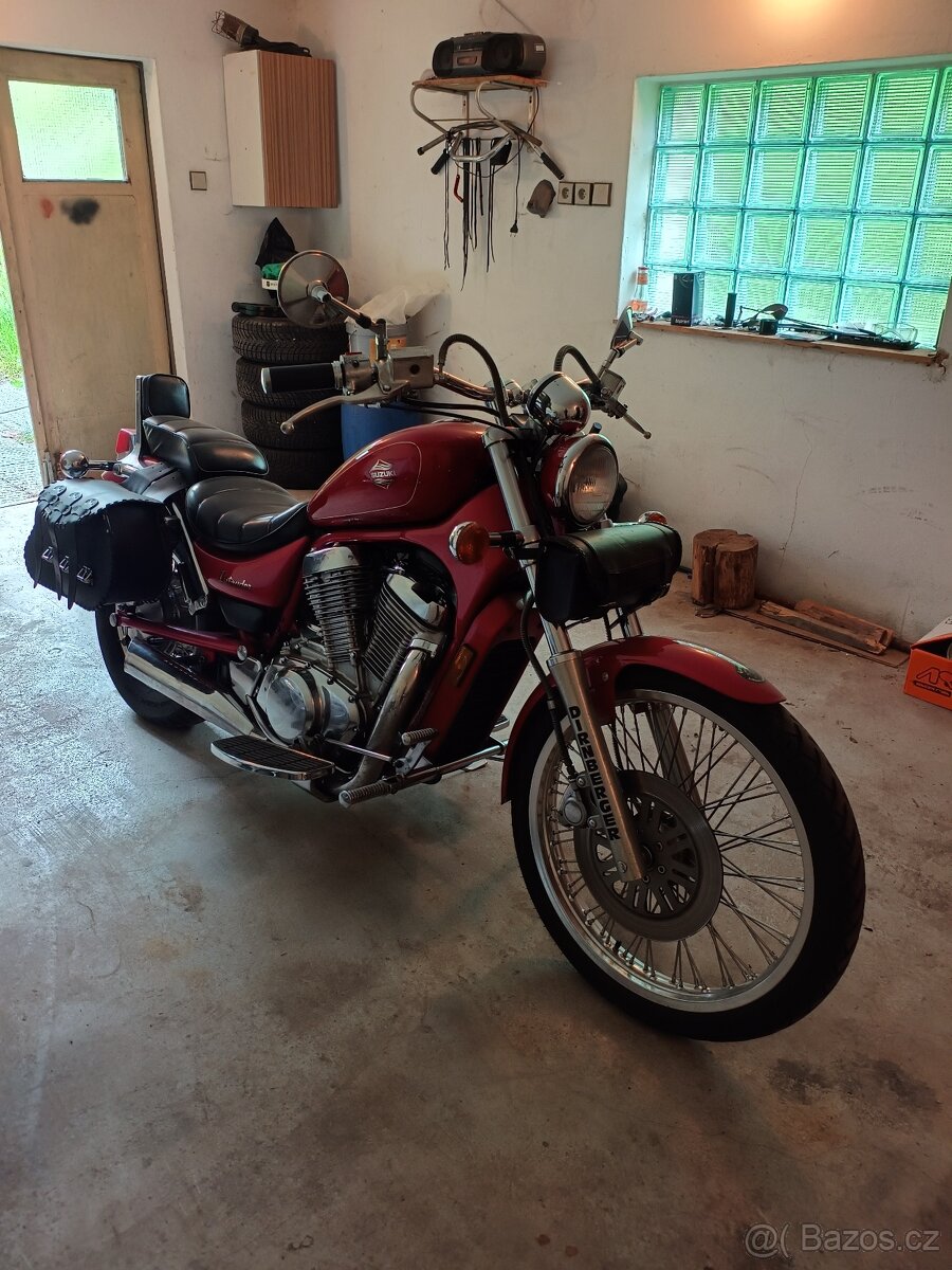 Suzuki Intruder 800