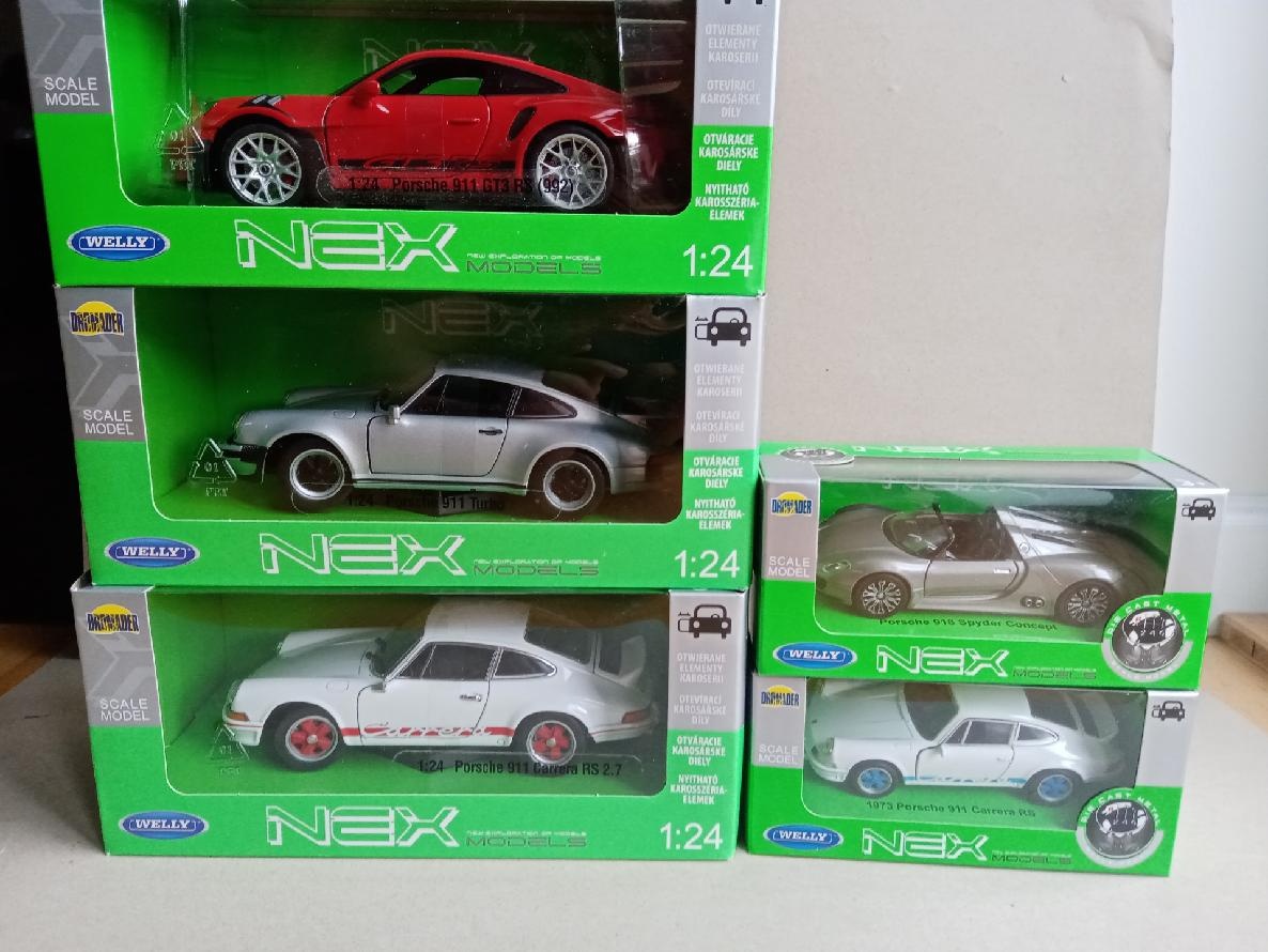 Porsche 911- modely f. Welly  1:24, 1:34-39, nové