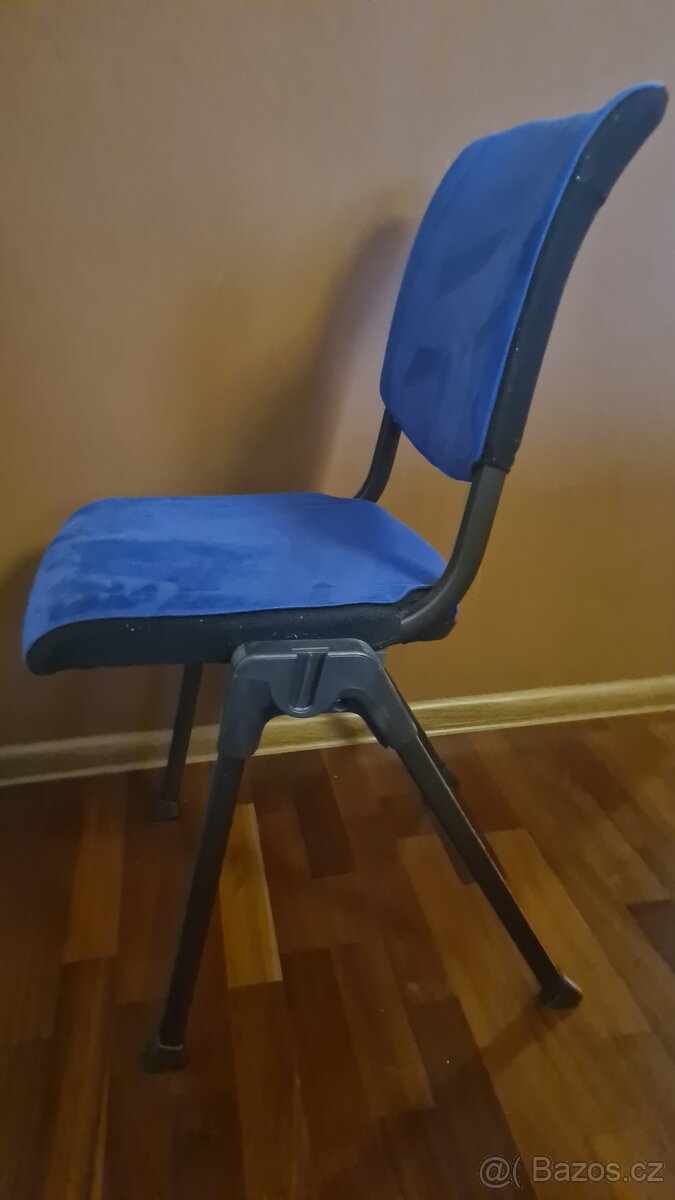 Polstrovaná židle