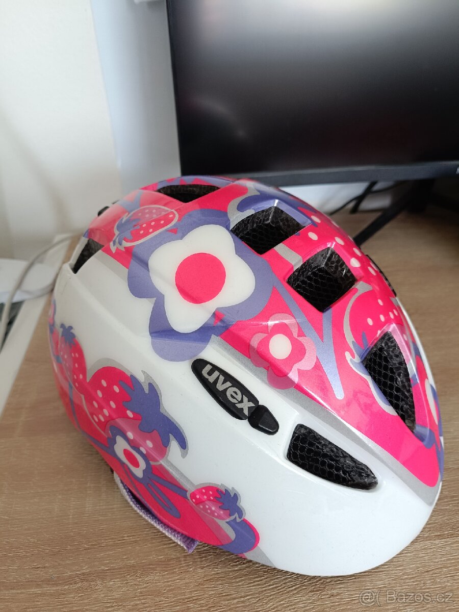 Přilba na kolo UVEX Kid 2, vel. 46-52 cm,pěkná
46-52 cm