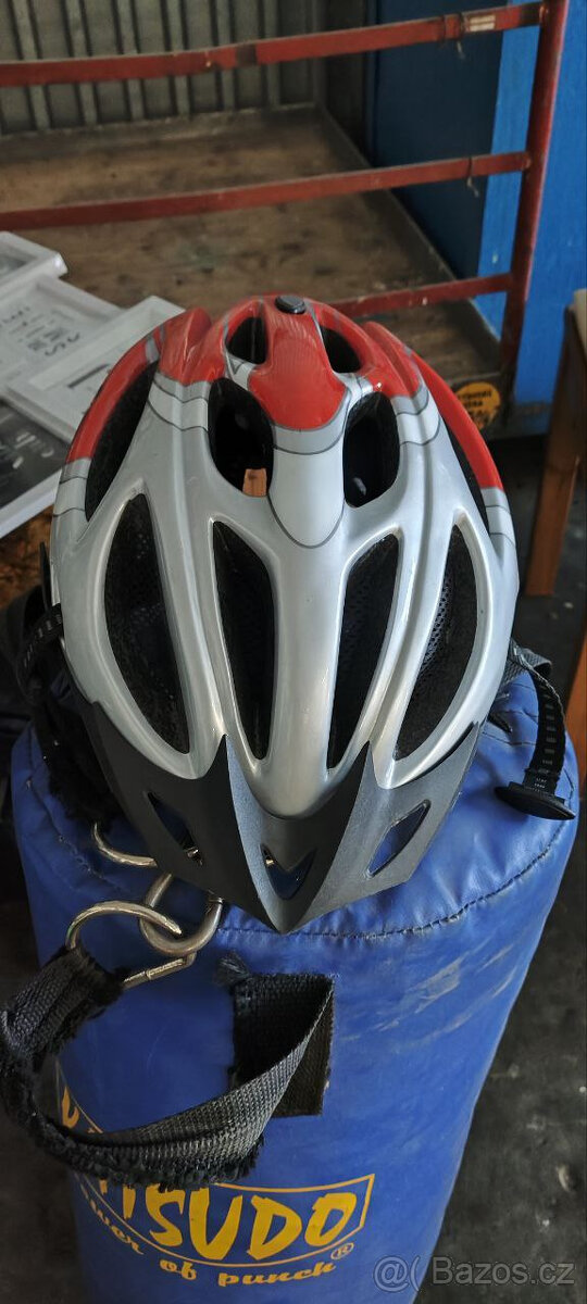 ✅ Cyklistická helma
