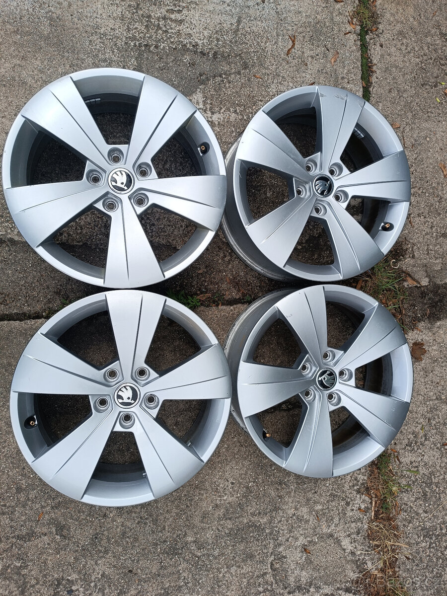 Škoda Superb III - originál alu 6,5x17 et41