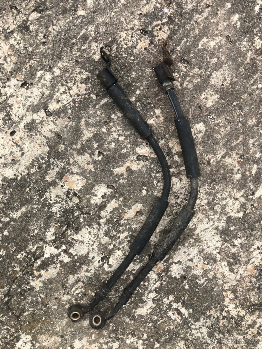 Jeep Wrangler TJ - přední brzdové hadičky