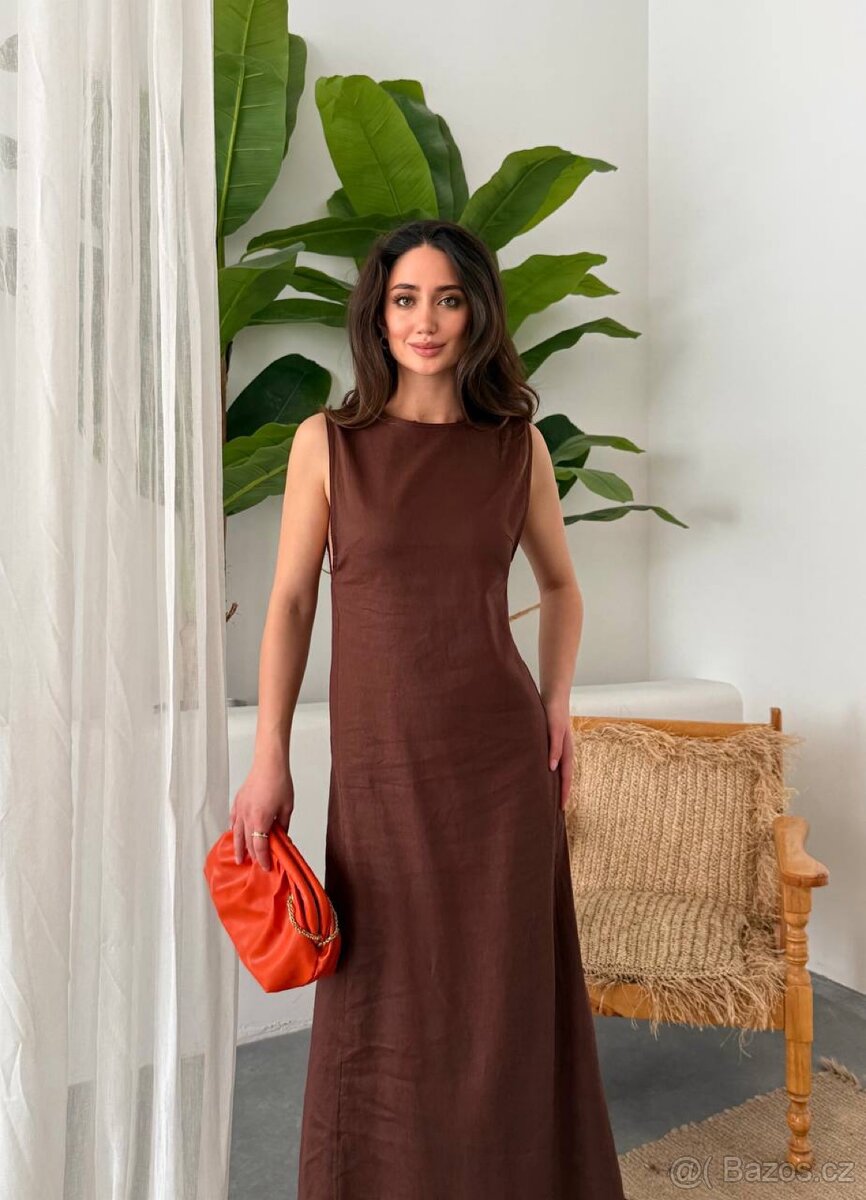 Hnědé šaty