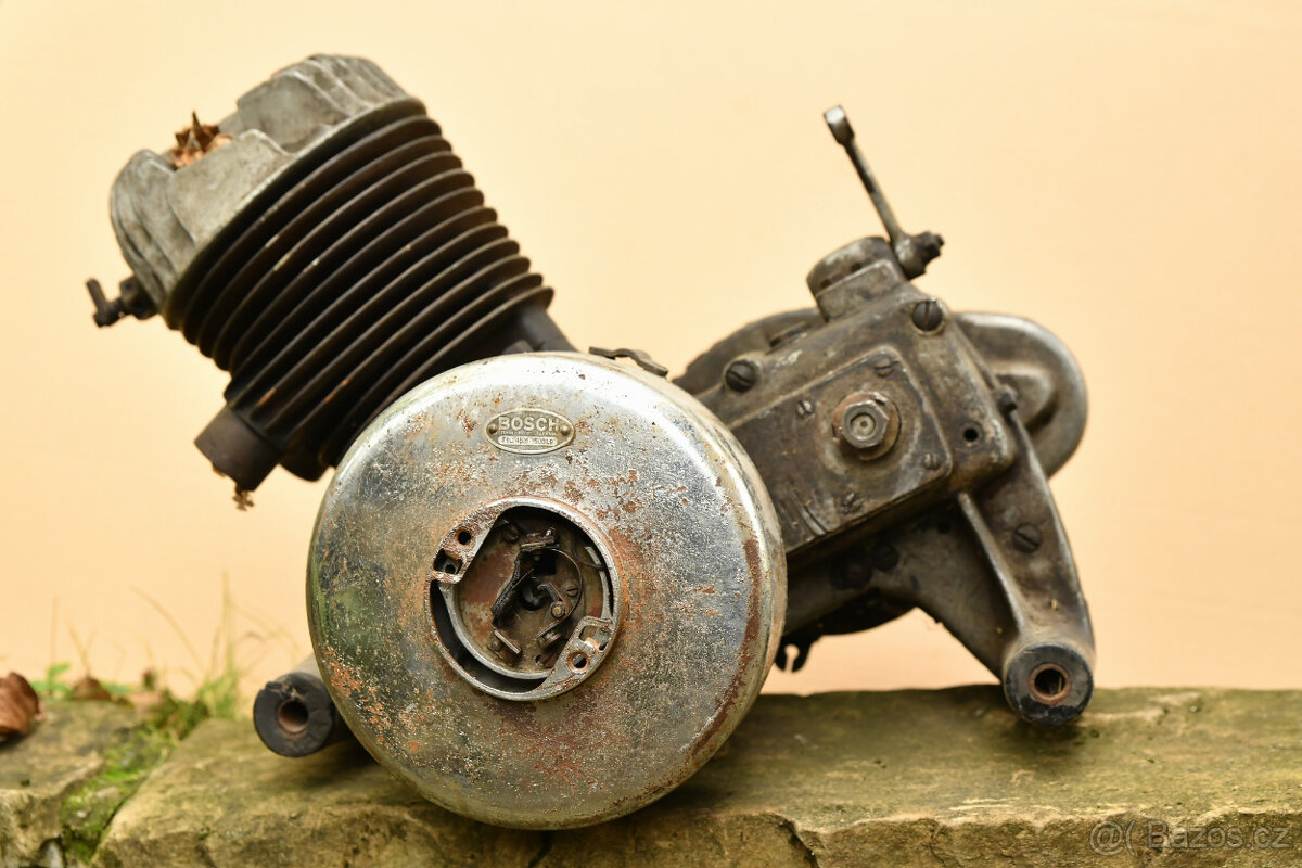 ČZ 250 Tourist - motor