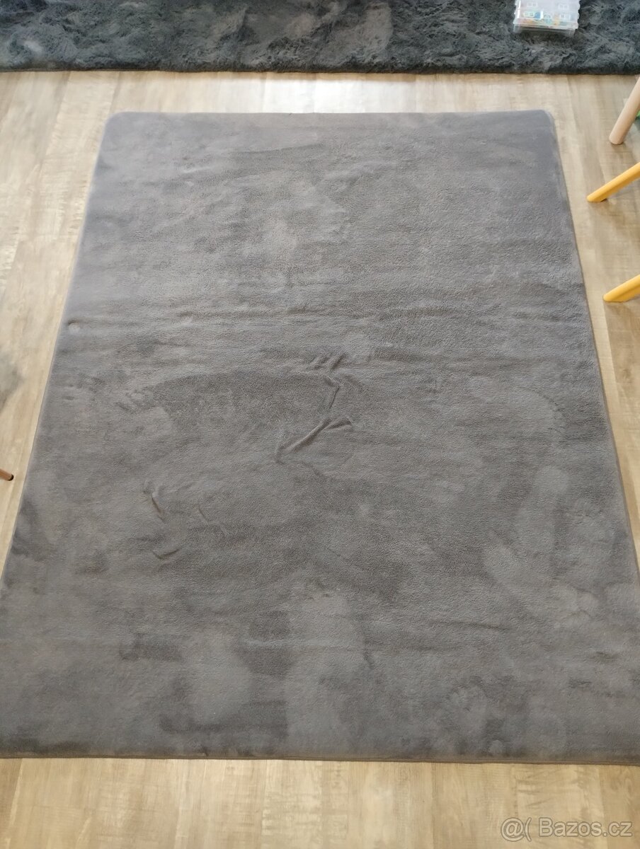 Dormeo kusový koberec