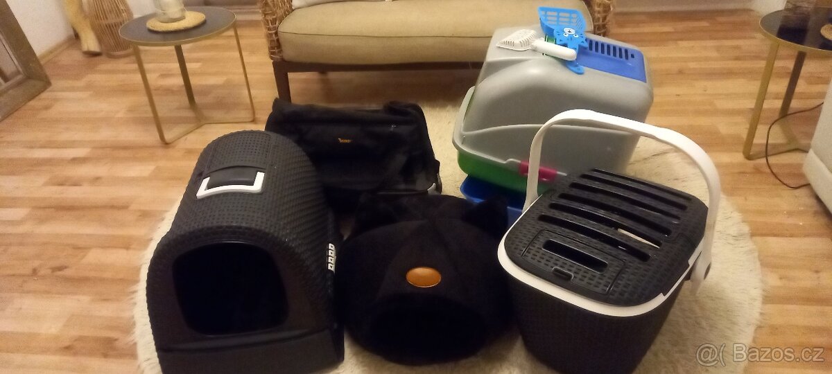 Přepravka, taška, toalety, pelíšek