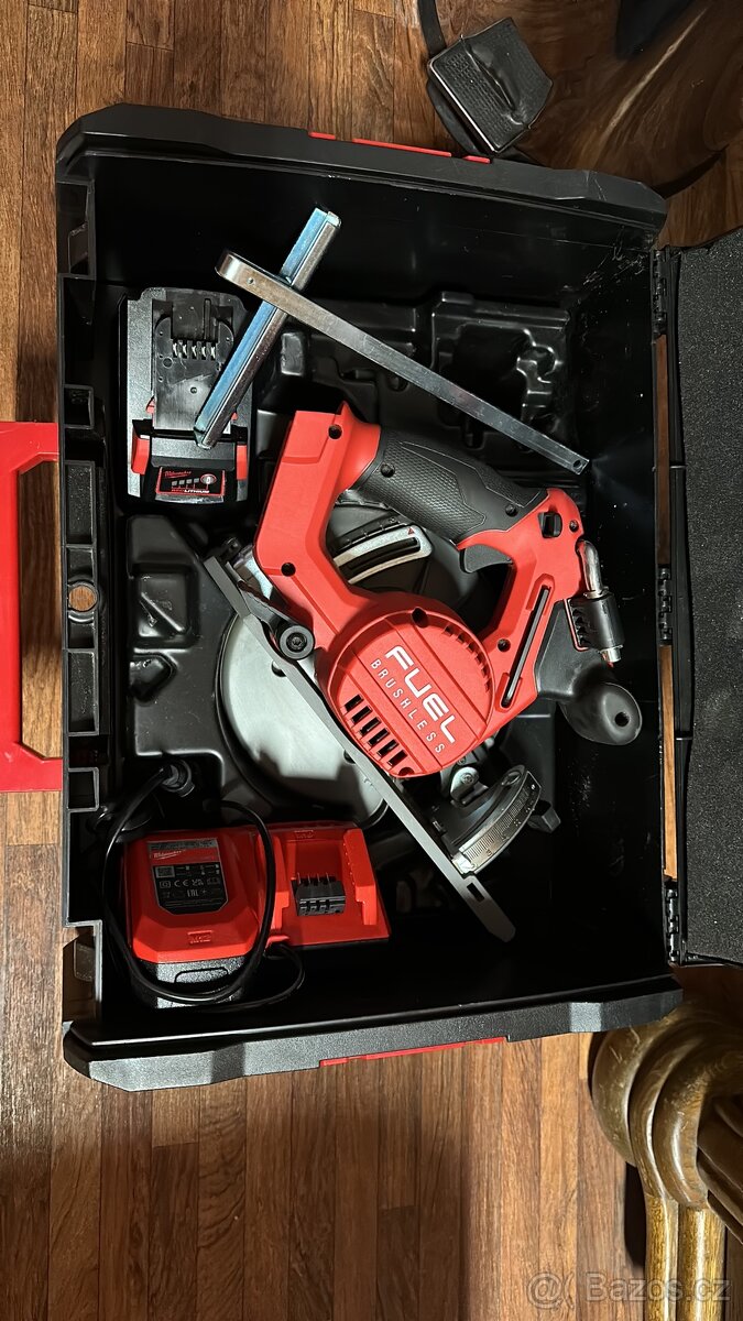 Okružní pila MILWAUKEE + kufr a nabíječka