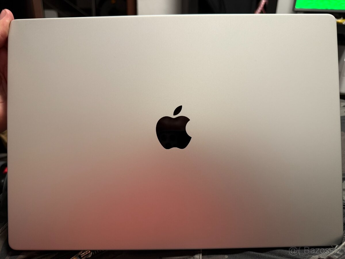 MacBook Pro 16″ s čipem M2 Pro, 16 GB RAM a 512 GB SS