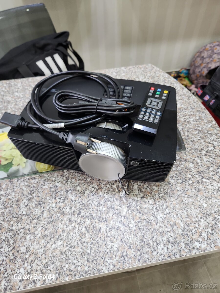 Acer p1387 w 4500 lumenů