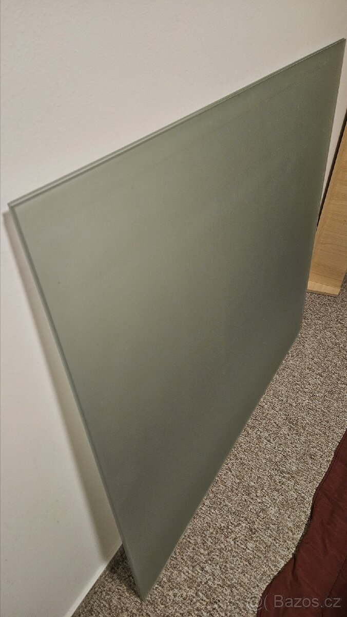 Kalené mléčné sklo