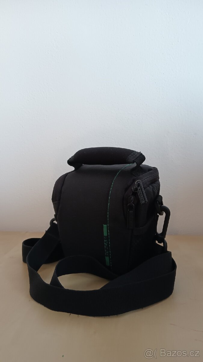 Fotobrašna Rivacase - černá, používaná + doprava zdarma