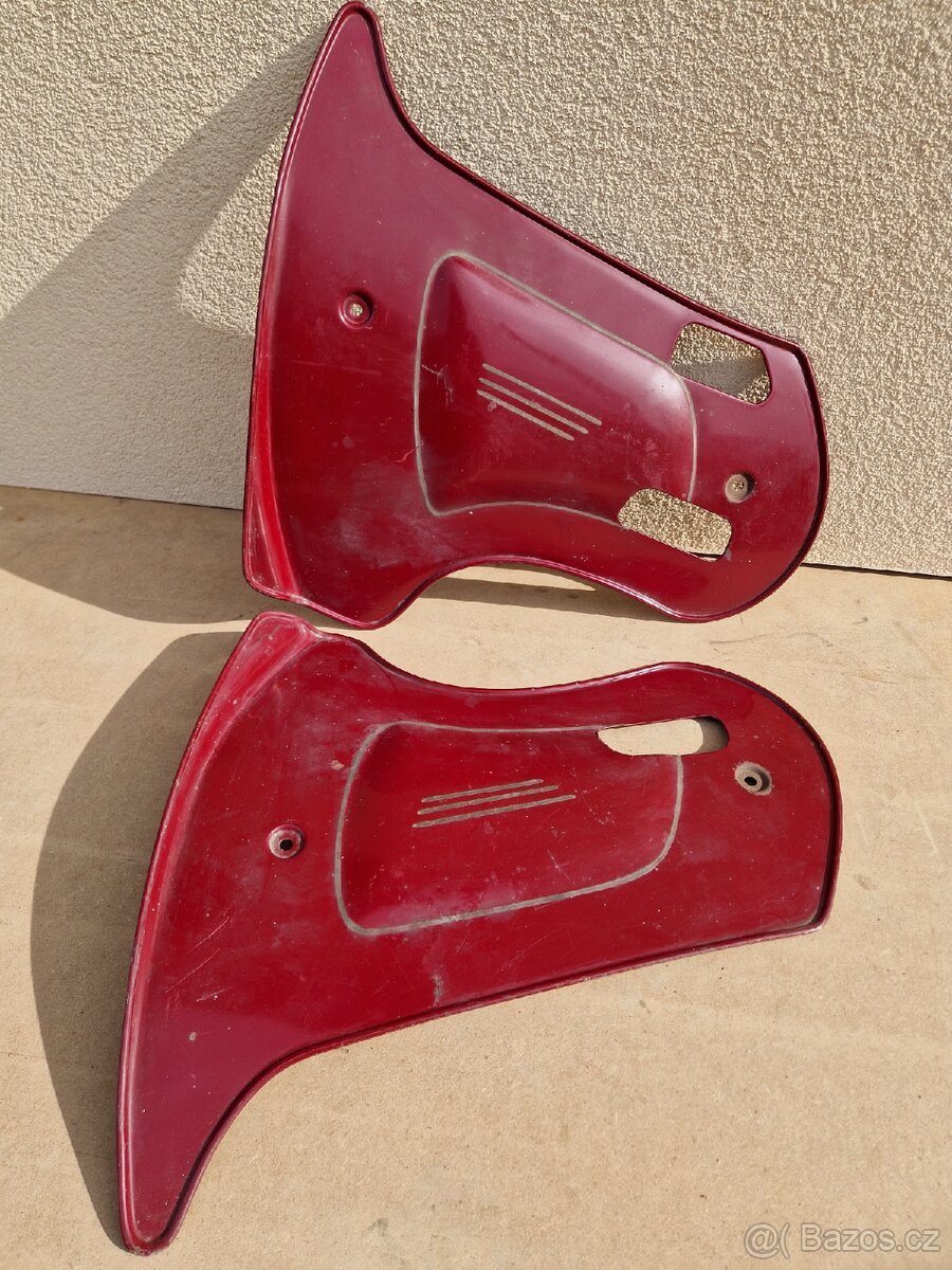 Jawa boční plechy motoru