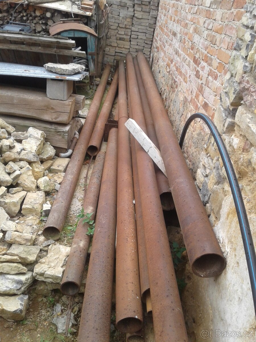 Bezešvé ocelové konstrukční trubky + 1 litinová