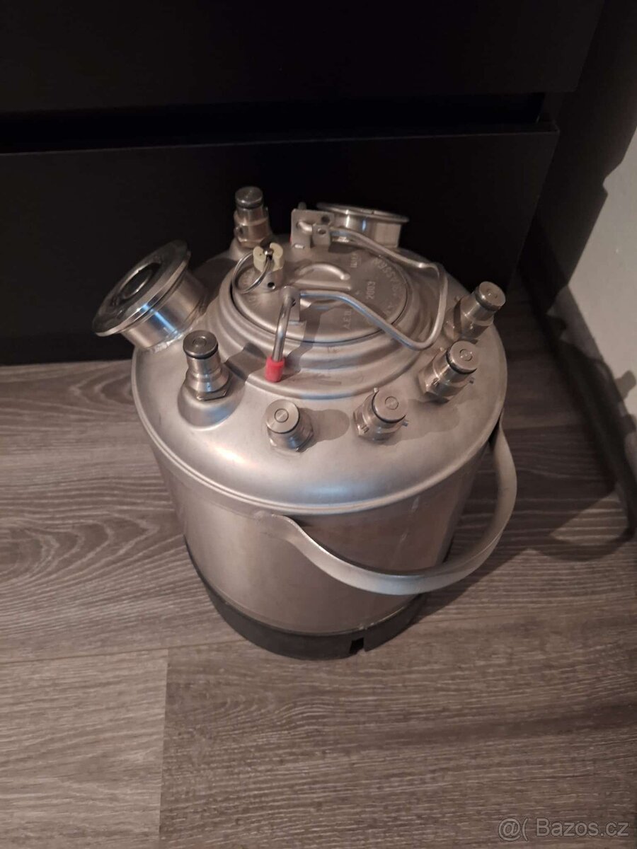 Sanitační kyveta na čištění výčepního zařízení