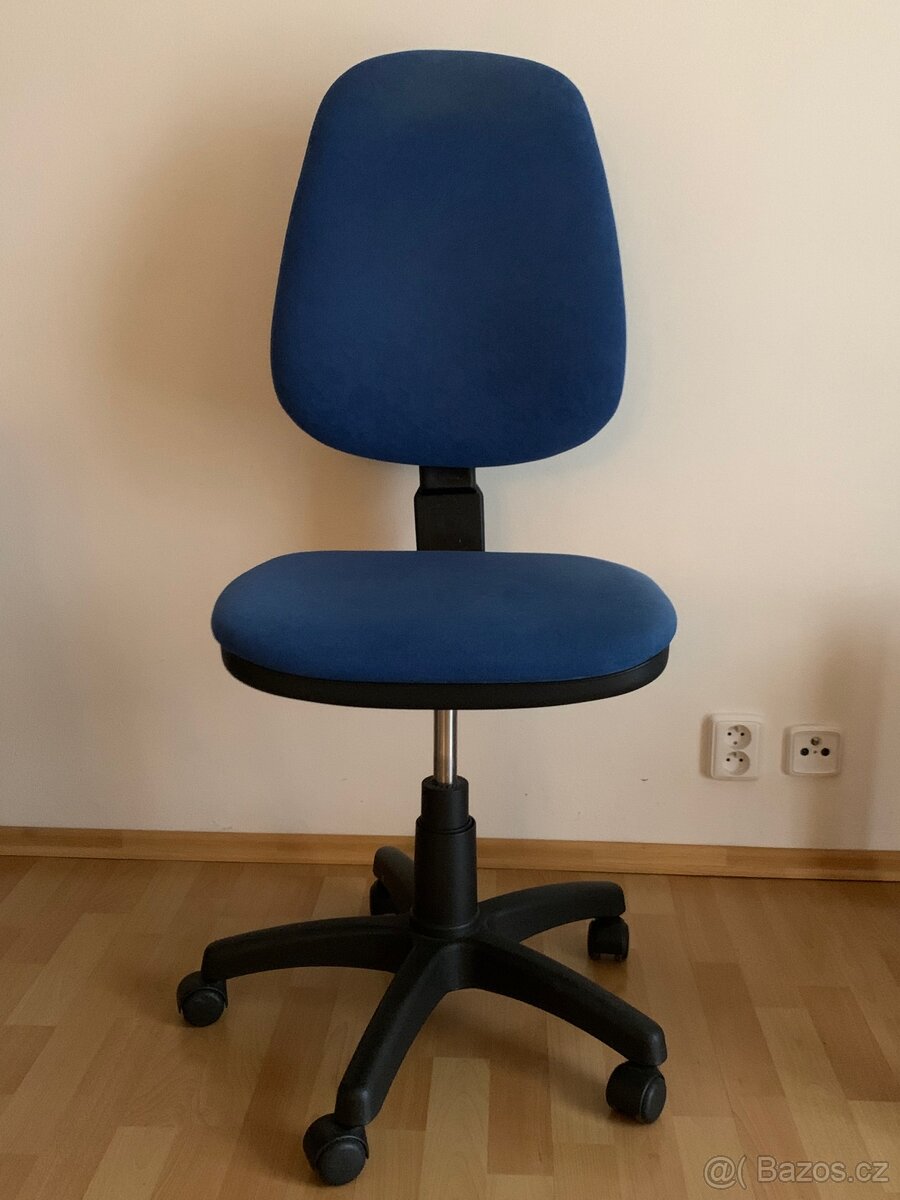 Koleckova kancelarska studentska zidle