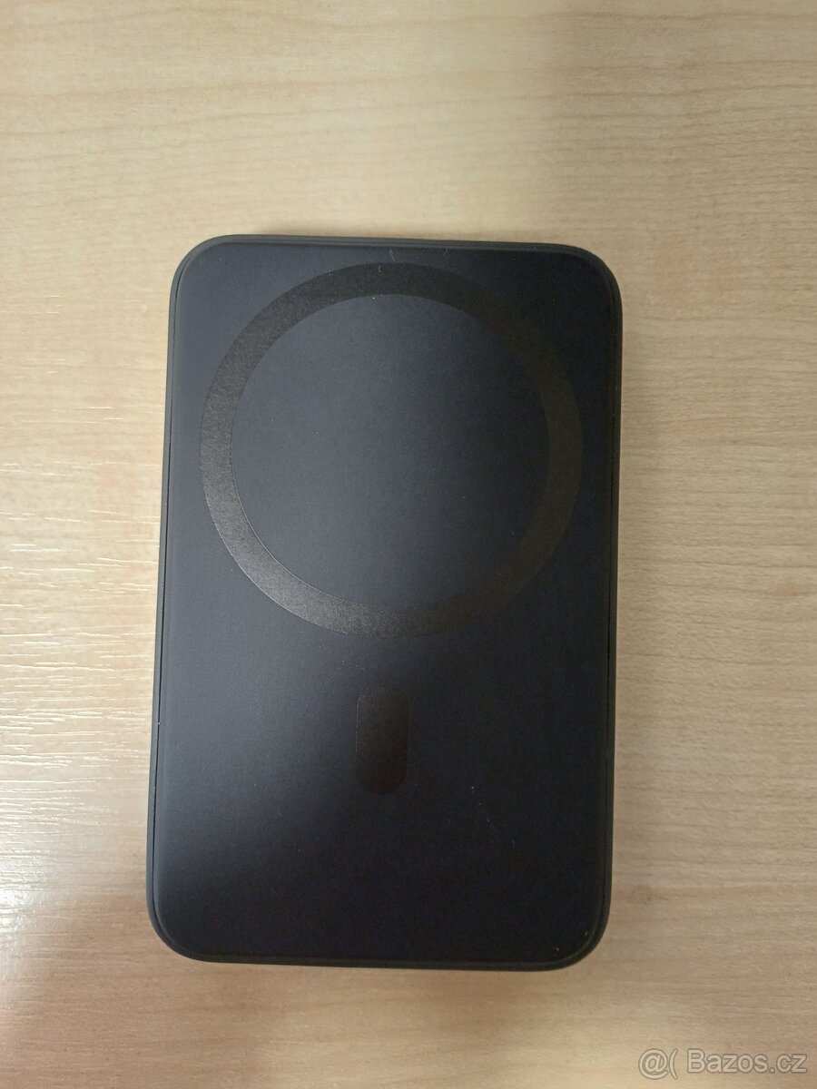 Powerbank Epico Mag+ 7 000mAh, stojánek + kabel USB-C/USB-A