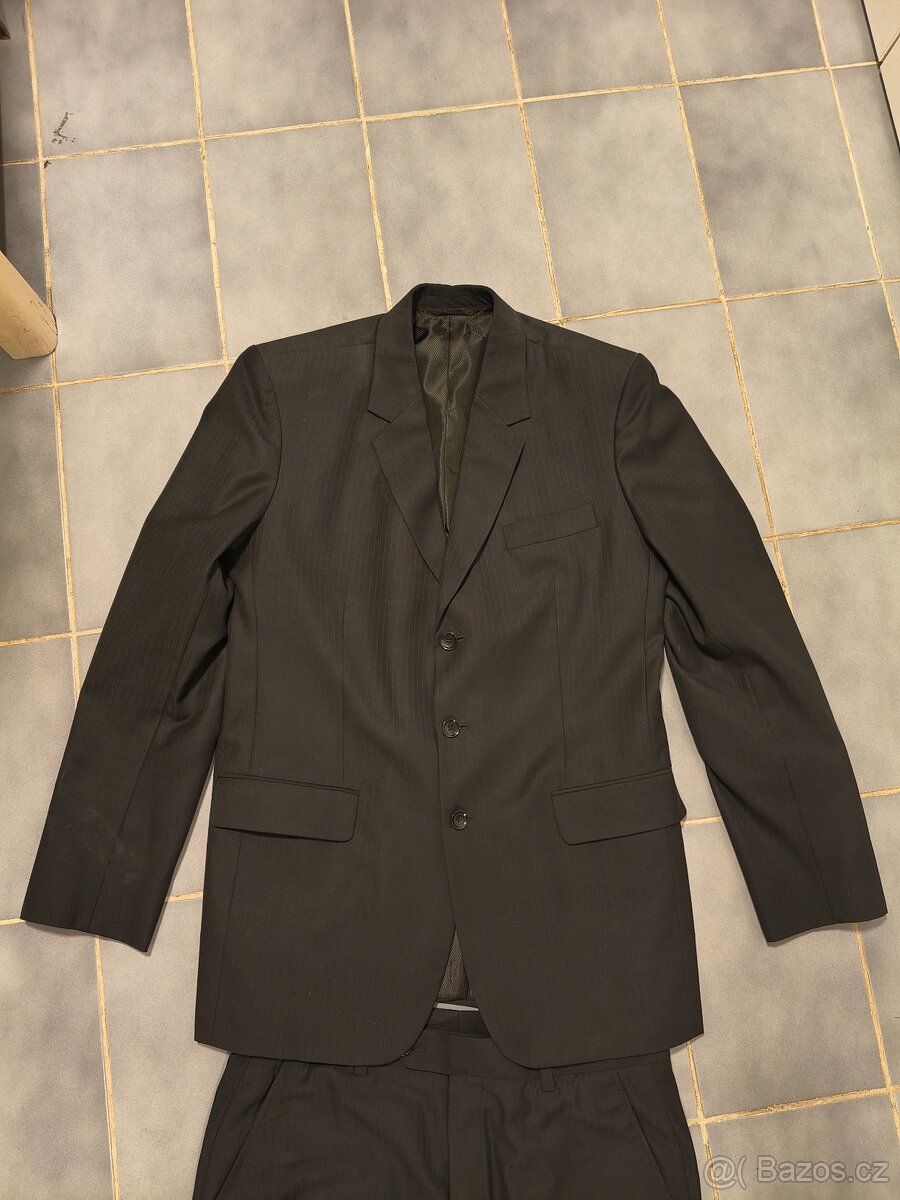 Pánský oblek
