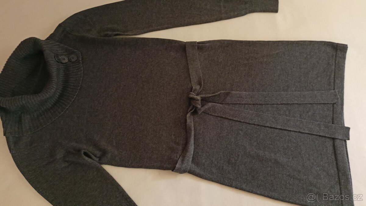 Dívčí úpletové šaty vel. 164