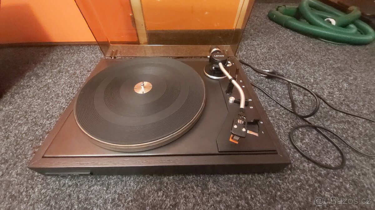 Gramofon Lenco L435