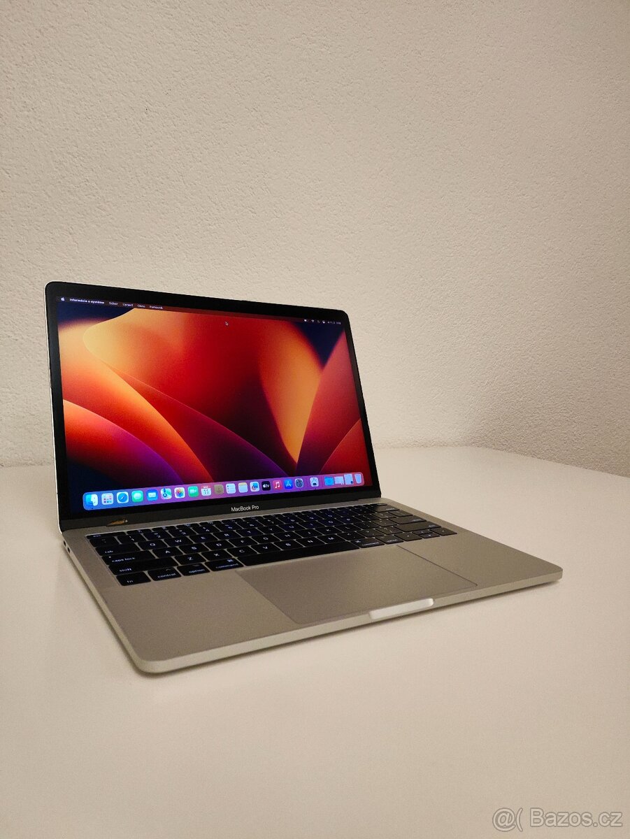MacBook Pro 2017 | i5 • 8GB • 256GB SSD