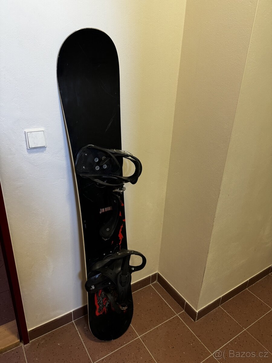 Snowboard velikost 164 cm