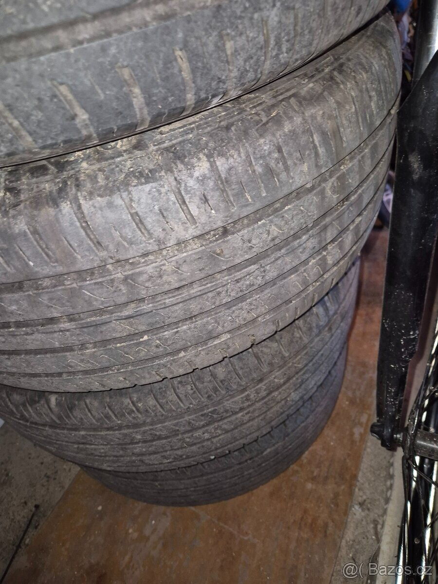 KOLA vyváženo 215/55/16 letní cca 5mm 5x108 16"