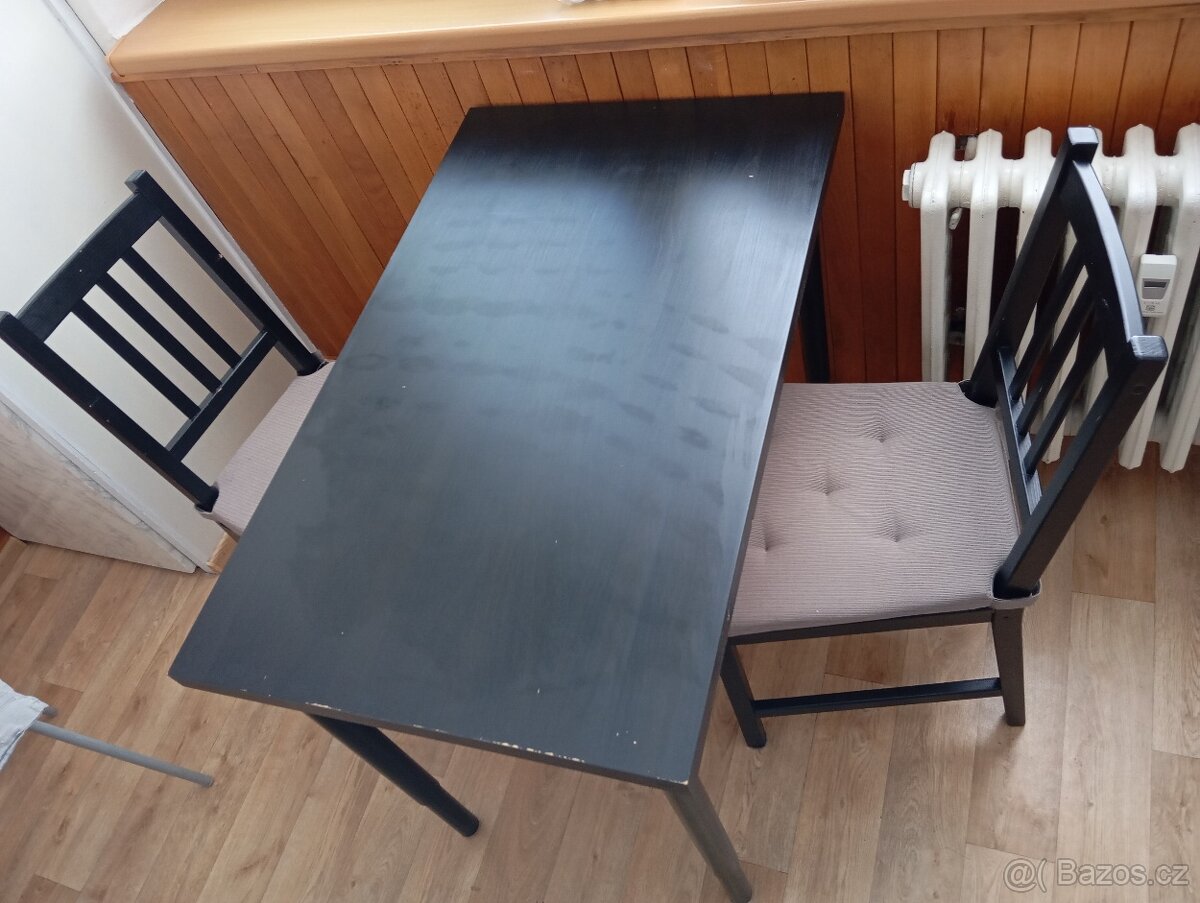 Kuchyňský stůl IKEA