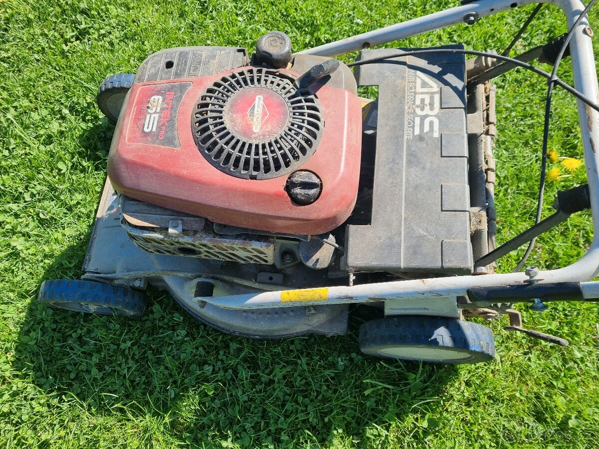 Sekacka intek pro 65