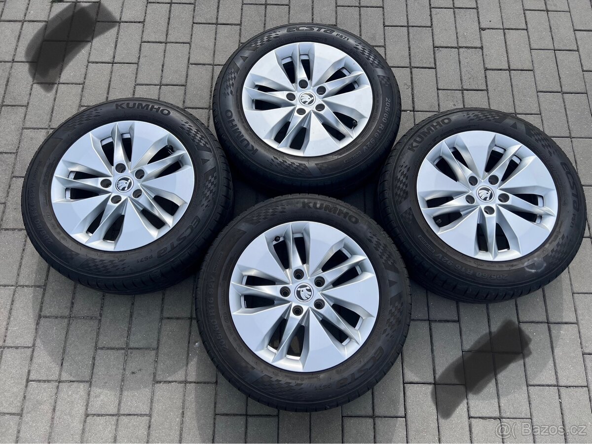 Octavia IV - 16 Twister + letni 205/60 R16 Kumho