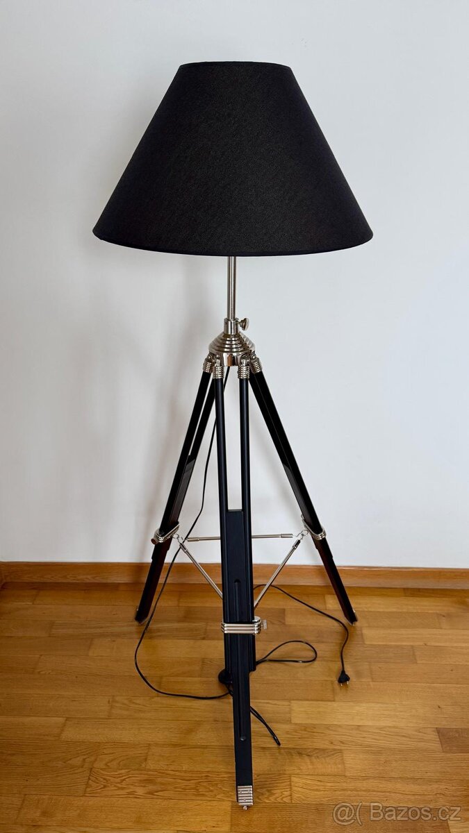 Stojací Lampa Tripod