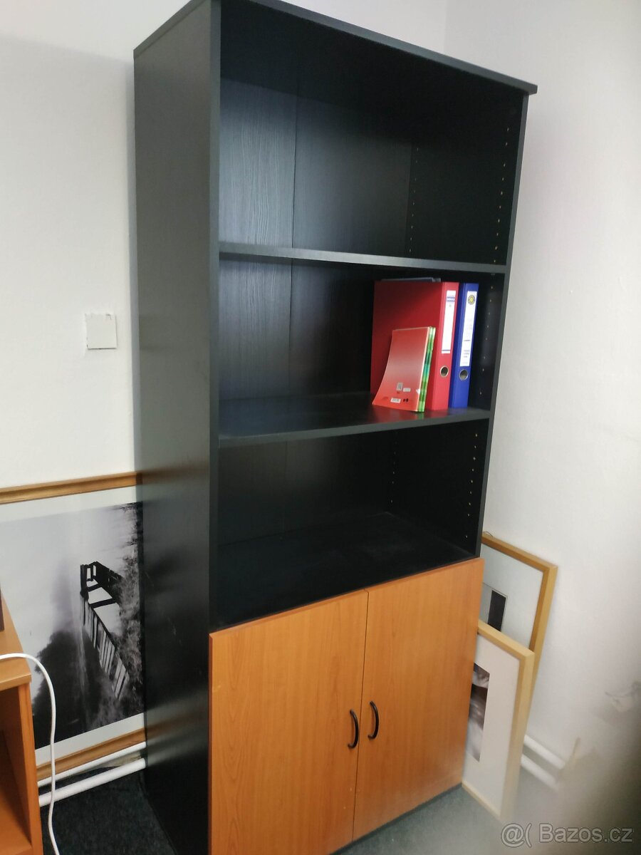 Regály se skříní HOBIS