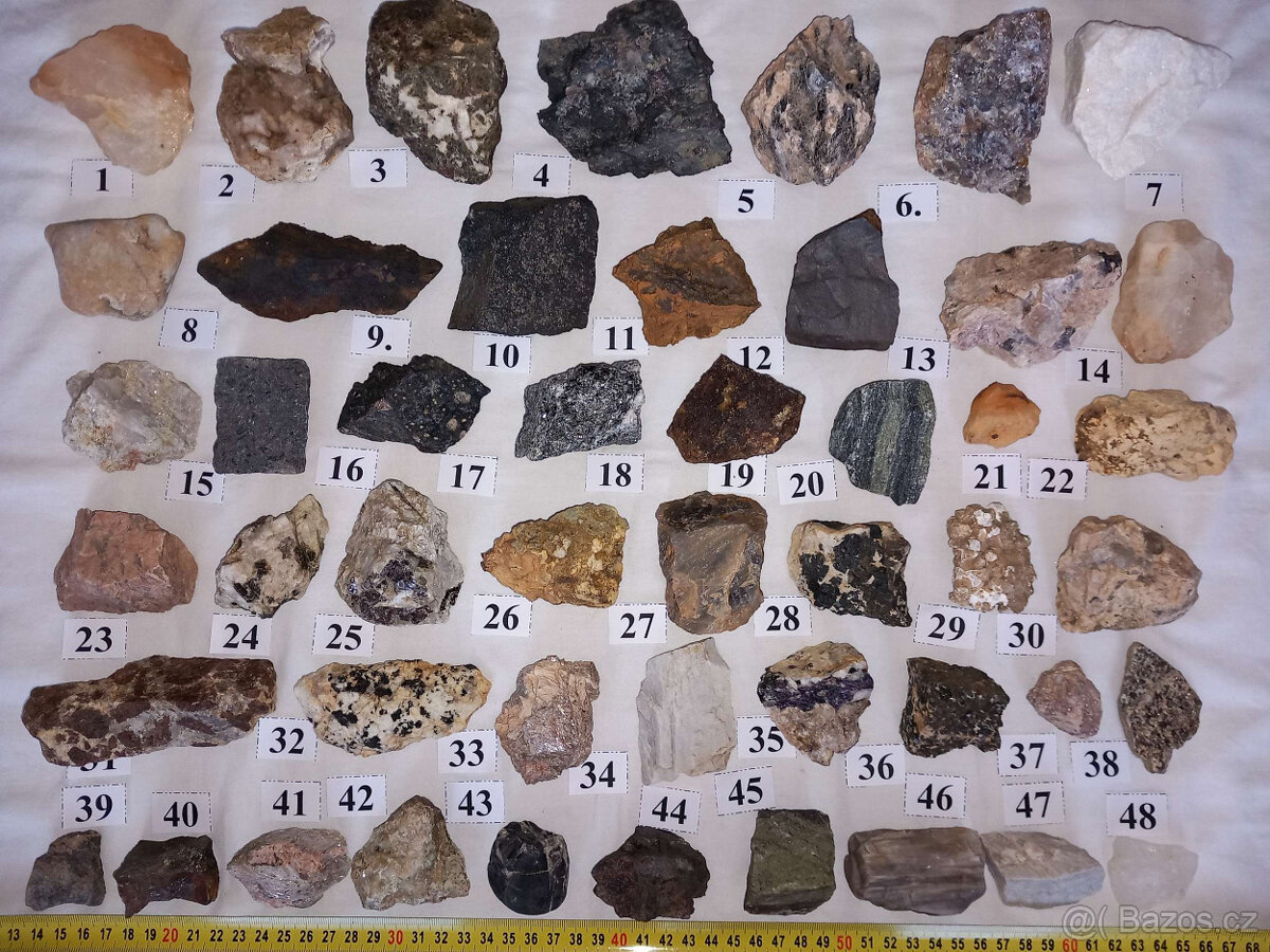 S91 Sbírka 48 ks minerálů