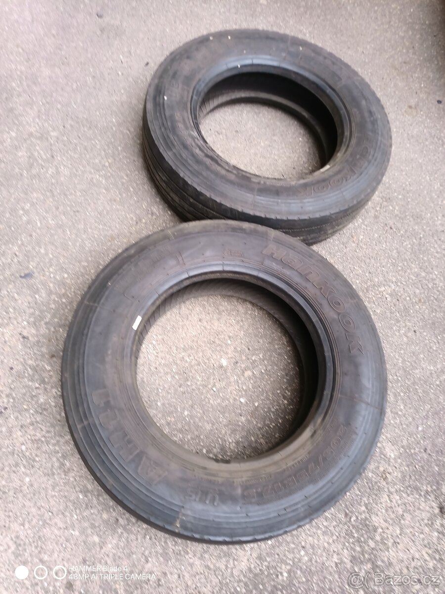 Pneumatiky přední Hankook AH11 205/75 R17,5 mám 2kusy