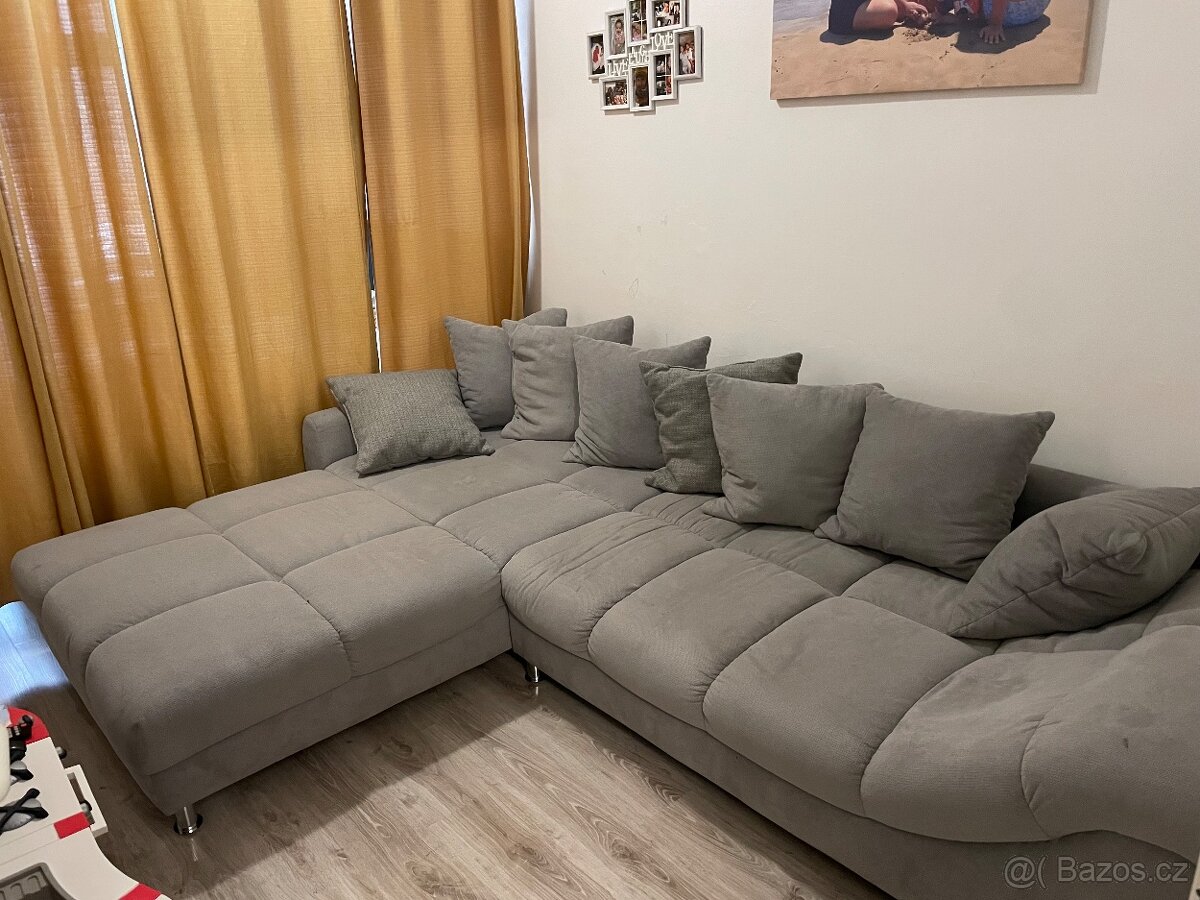Velká a prostorná sedačka
