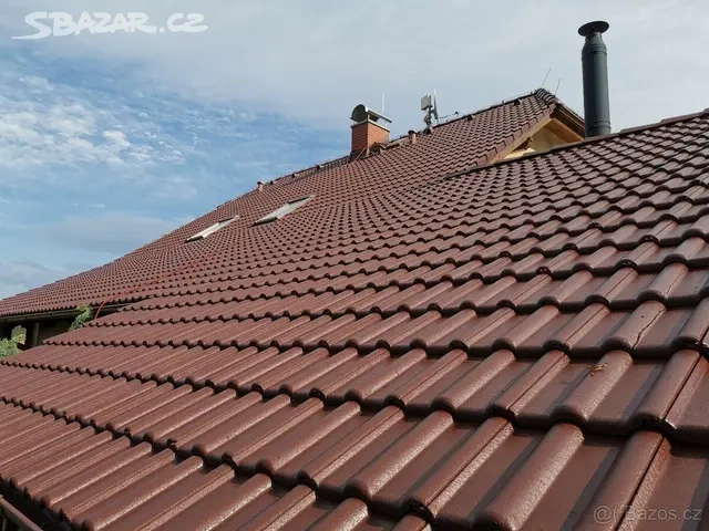 Čištění a nástřik střech, fasád a zámkových dlažeb