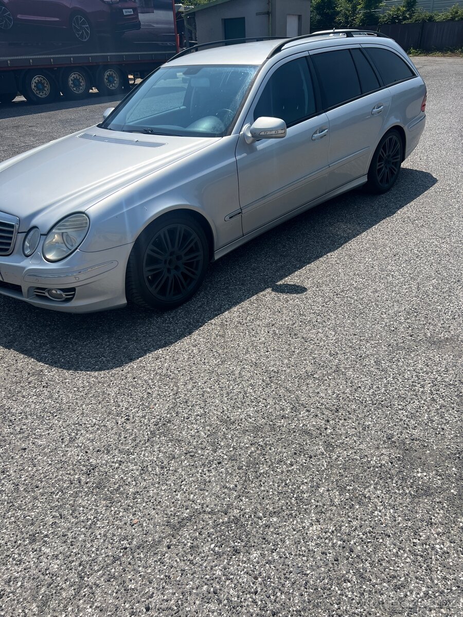 Mercedes-Benz W211 AVANTGARDE E320 CDI 165kw 4Matic