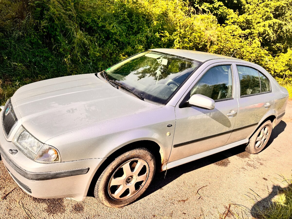 Octavia 1.8t 20V - r.v. 2002 - ND nebo na opravu
