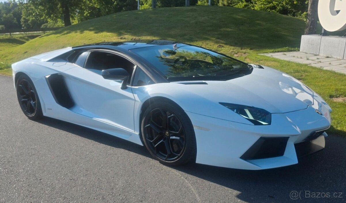Lamborghini Aventador LP 700-4
