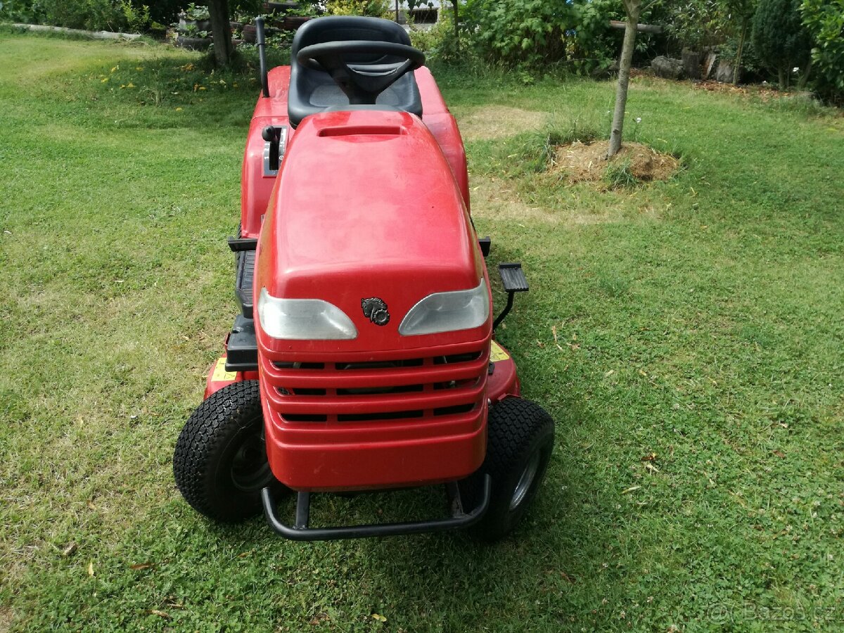 Zahradní traktor